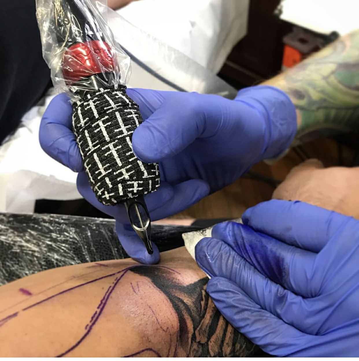 Tatuering av pistolgreppspenna